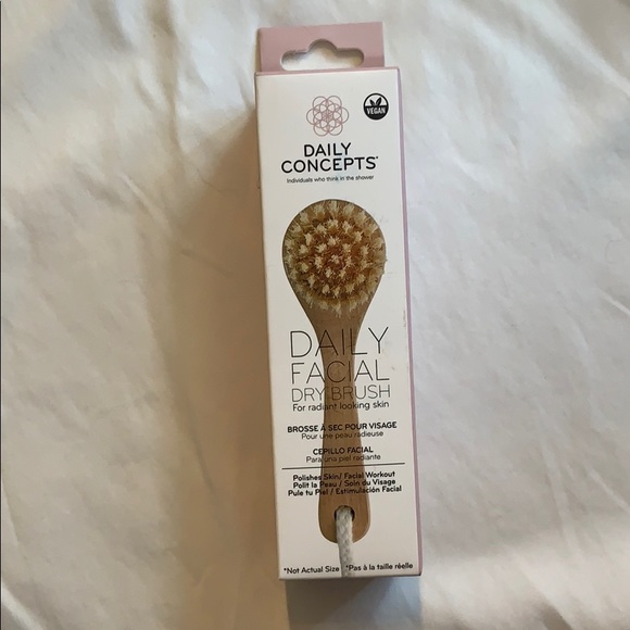 New Daily Facial Dry Brush - Picture 2 of 12